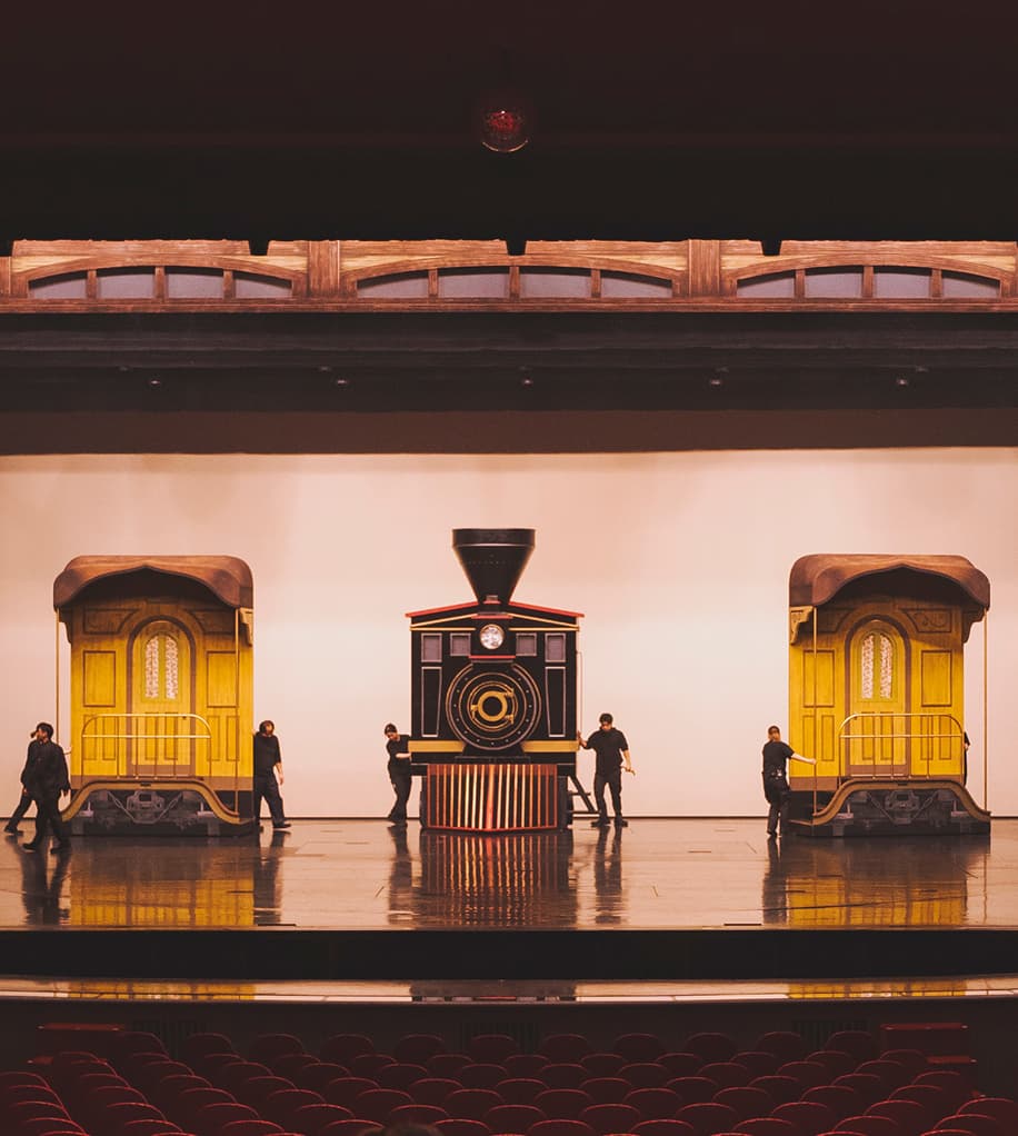 宝塚歌劇の歴史とともに歩み築いた伝統と技術舞台芸術のプロフェッショナルカンパニー