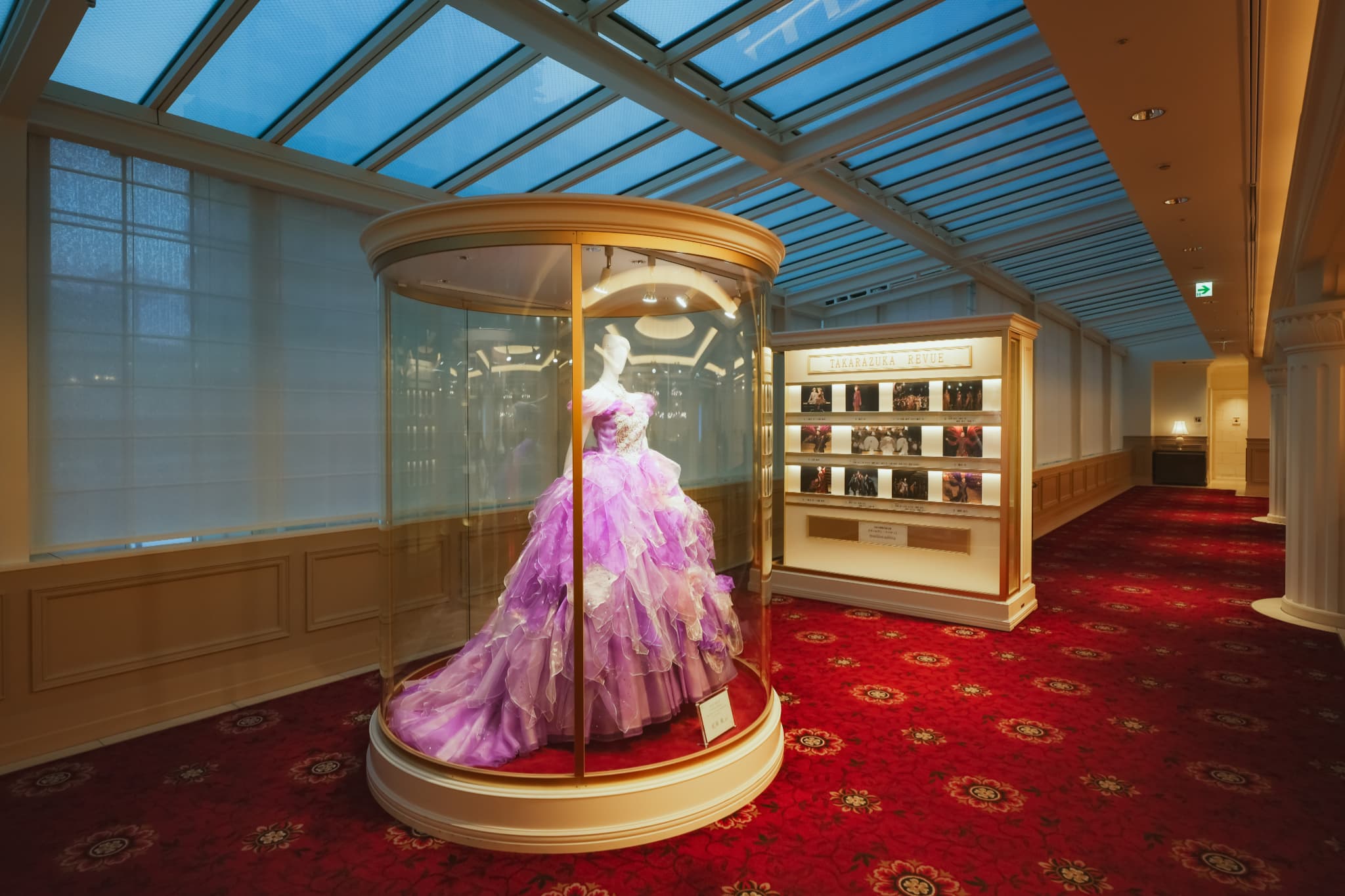 宝塚歌劇展及び関連展示装飾